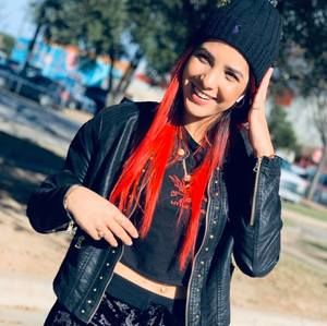 Meet your Posher, Eimy